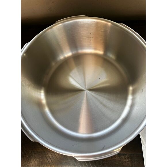 Kuhn Rikon Stainless 8 qt Duromatic Family Style Stockpot pressure cooker - Picture 4 of 9